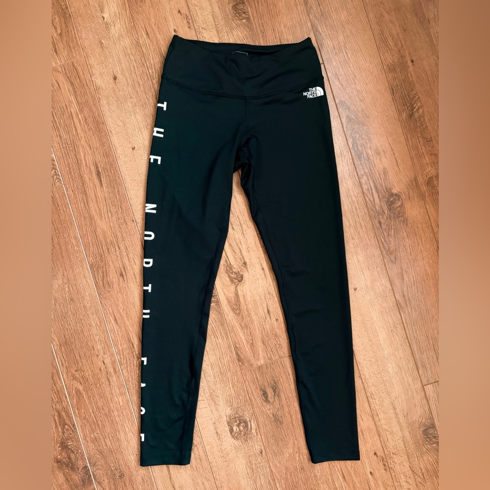NWOT Women's The North Face Flashdry Black Logo Leggings. Size Small